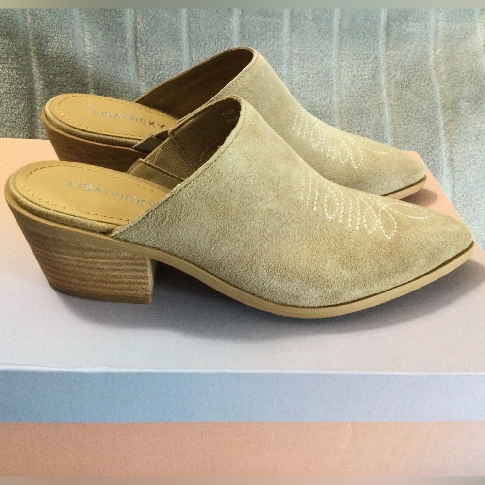 Lisa-Vivcky Women's Tan Suede Pointed Slip-On Mules - Picture 3 of 9